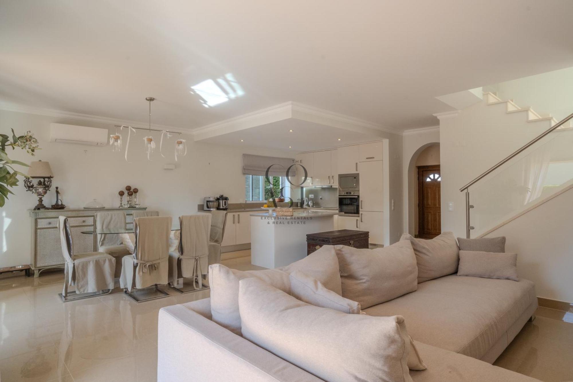 Private House With Garden & Pool By The Coast Exclusive Villa *