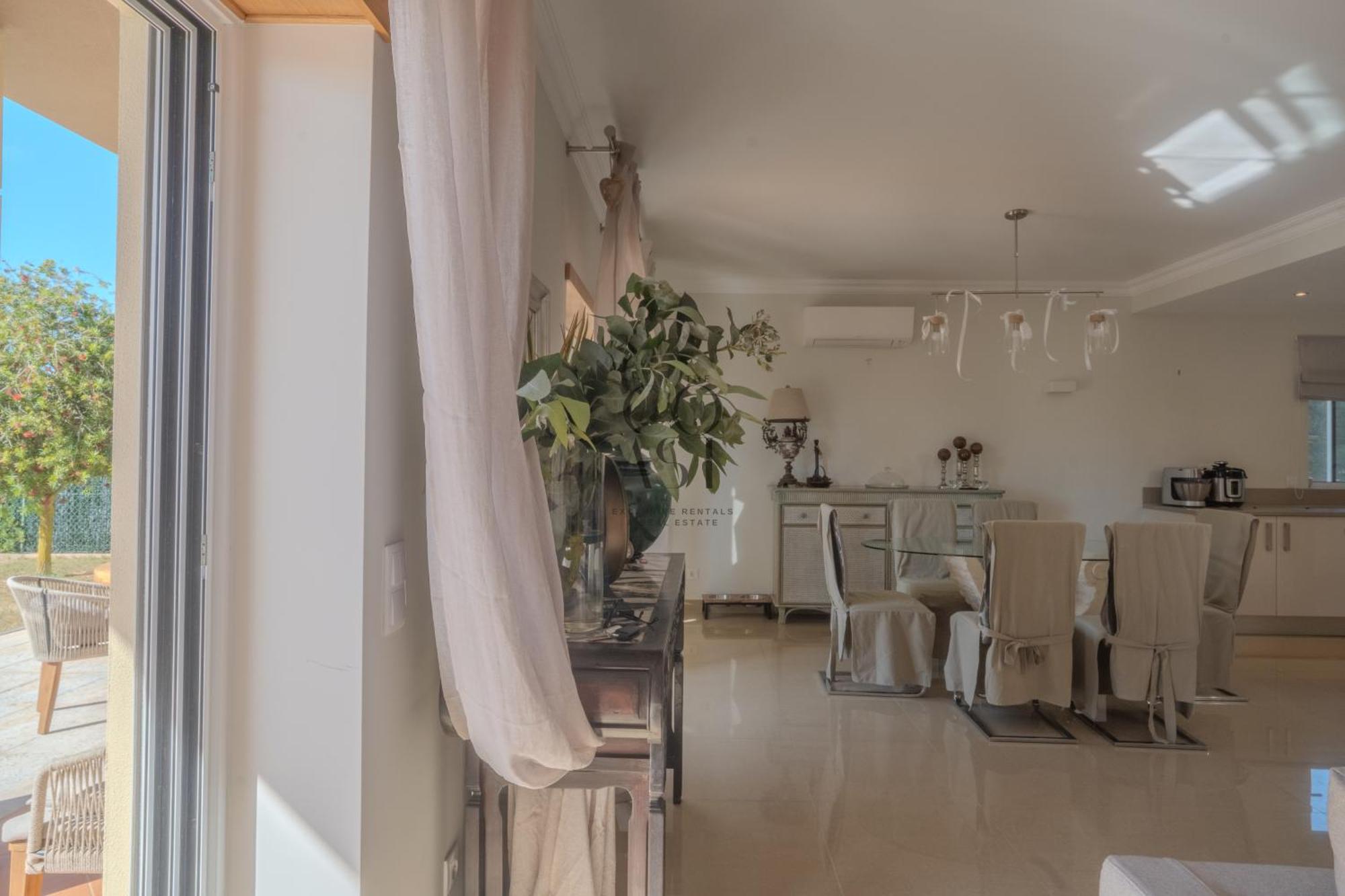 Villa Private House With Garden & Pool By The Coast Exclusive *
