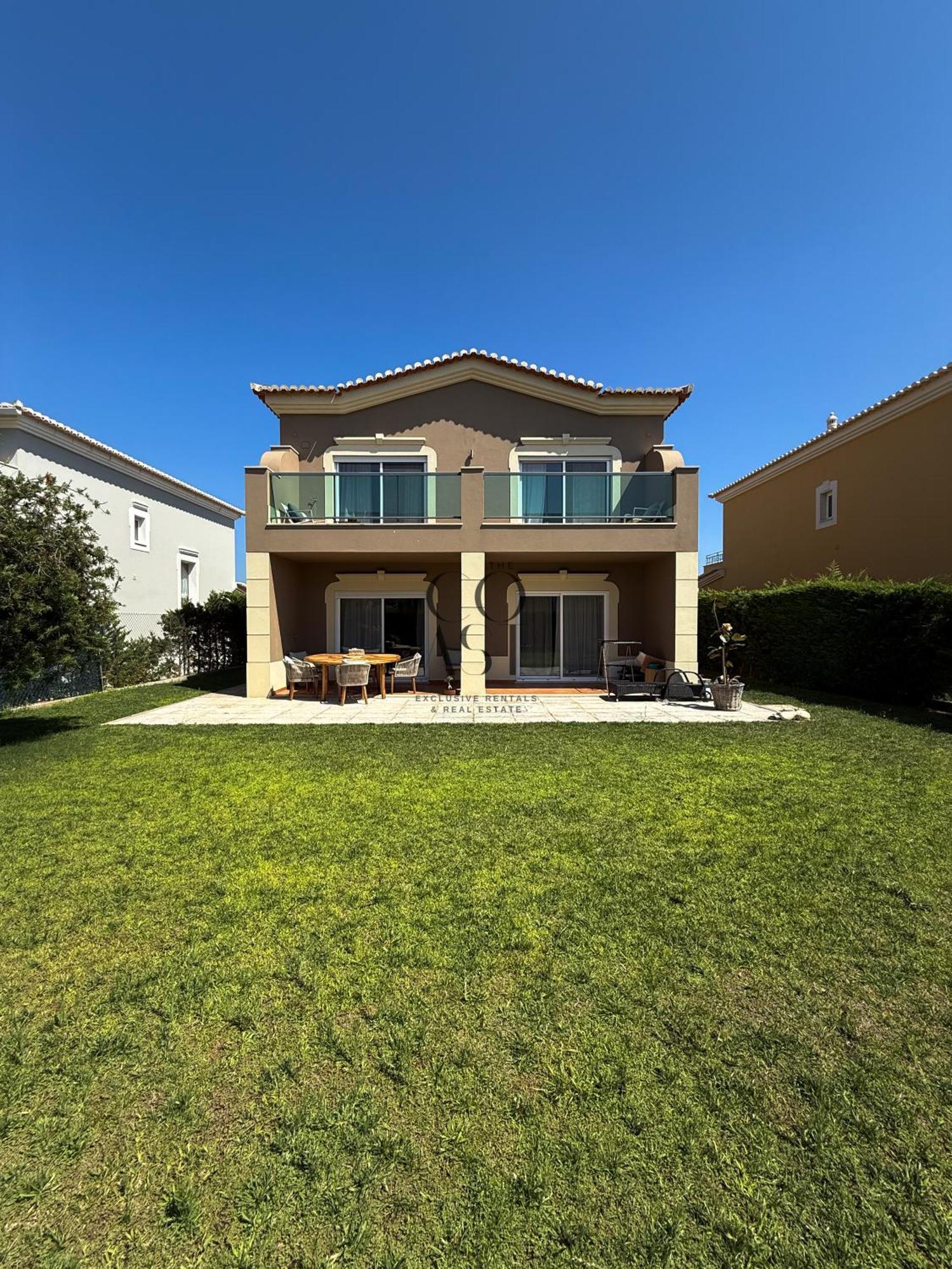 Villa Private House With Garden & Pool By The Coast Exclusive Lagos
